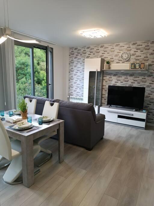 ¡Al Lado De La Clinica Oftalmologica Vega! Apartment โอเบียโด ภายนอก รูปภาพ