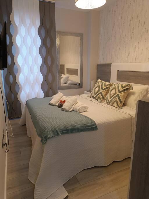 ¡Al Lado De La Clinica Oftalmologica Vega! Apartment โอเบียโด ภายนอก รูปภาพ